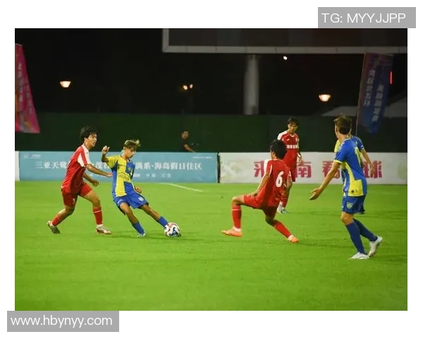 足球明星在赛场上精彩瞬间拍照记录展现激情与荣耀的完美时刻 足球明星在赛场上精彩瞬间拍照记录展现激情与荣耀的完美时刻