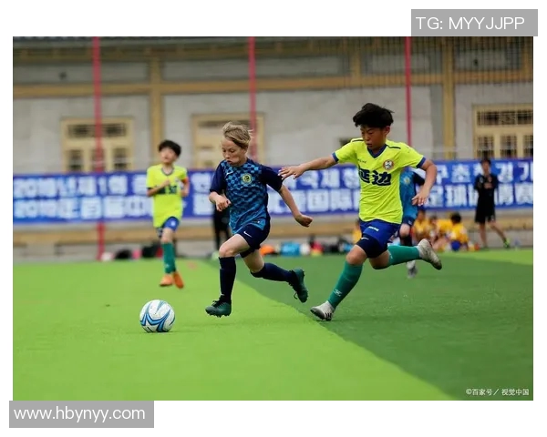 小孩与足球明星亲密互动精彩瞬间合集让你感受足球的魅力与梦想 小孩与足球明星亲密互动精彩瞬间合集让你感受足球的魅力与梦想