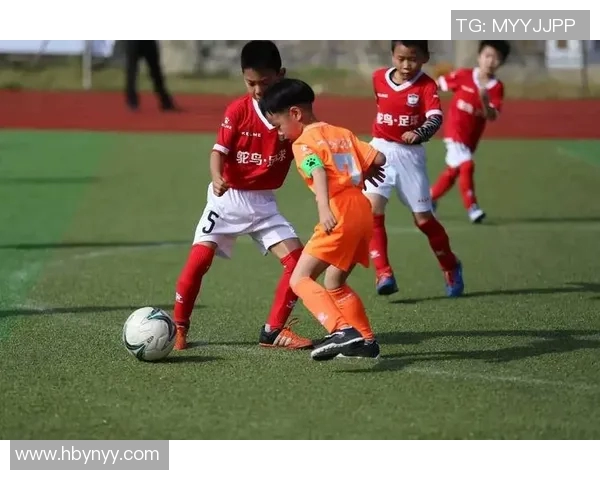 足球盛宴汇聚明星风采共同见证绿茵传奇时刻的合影纪念 足球盛宴汇聚明星风采共同见证绿茵传奇时刻的合影纪念